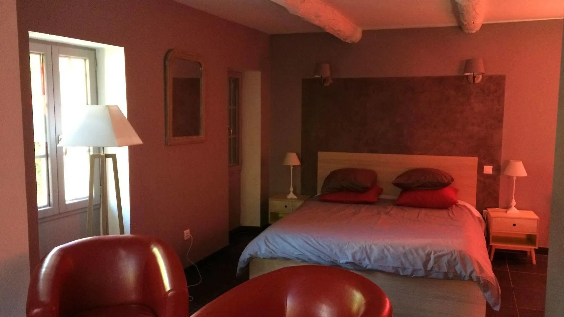 B&B Villa Roumanille Aix-en-Provence Alojamento de Acomodação e Pequeno-almoço